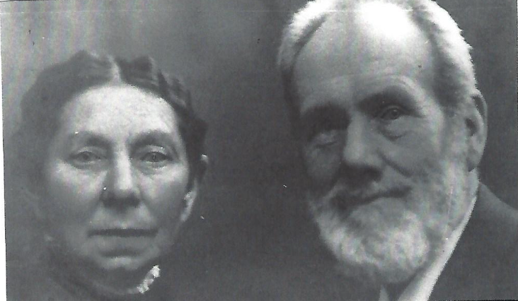 Nahaufnahme von Hugo Agats, Lehrer in Mehrum von 1876 bis 1909, und seiner Frau.